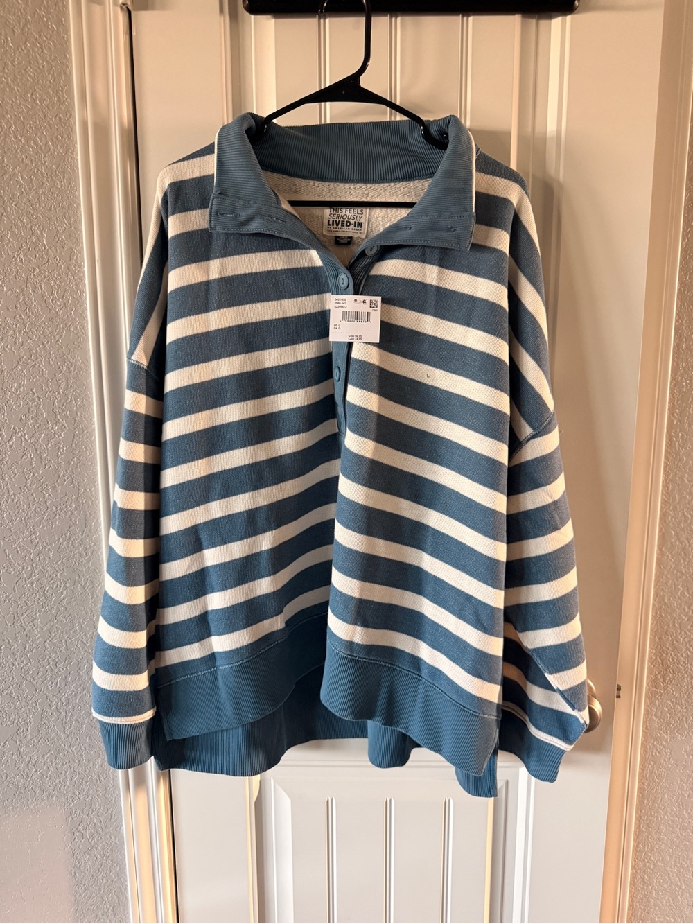 American Eagle Seriously Lived-In Big Hug Blue & White Striped Henley